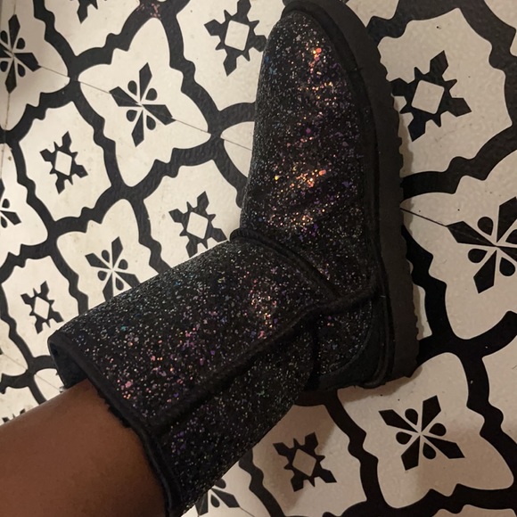 Womens Glitter Uggs - Picture 4 of 6